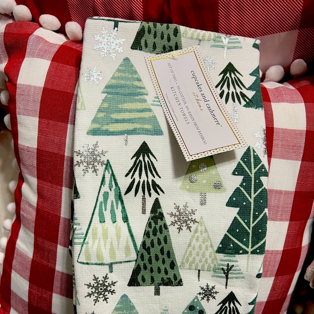 Cupcake and cashmere tree kitchen towels